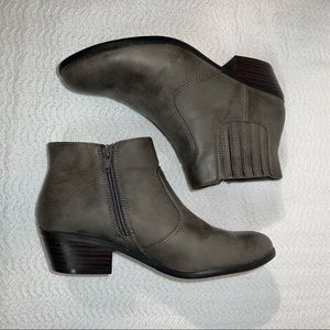 kim rogers / brown and grey ankle booties size 6.5